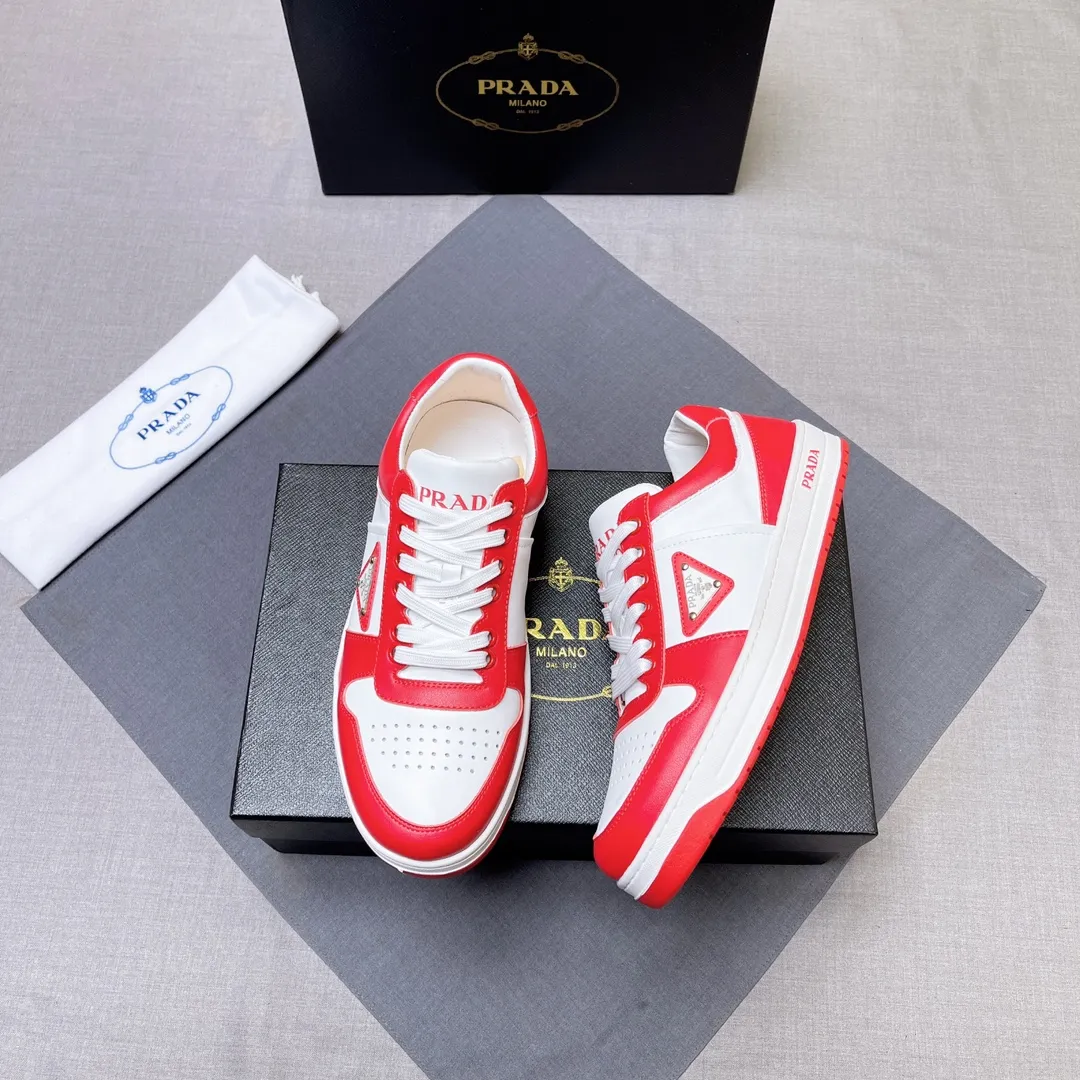 P380 Prada Prada's new men's leather sneakers, the highest version on the market, any comparison is welcome🆚! The original leather has excellent texture and is super high-end! Fetal sheep net lining imported from Italy, removable pad! Luxurious materials and fine workmanship, highly recommended! Code number 38-45 No. 058